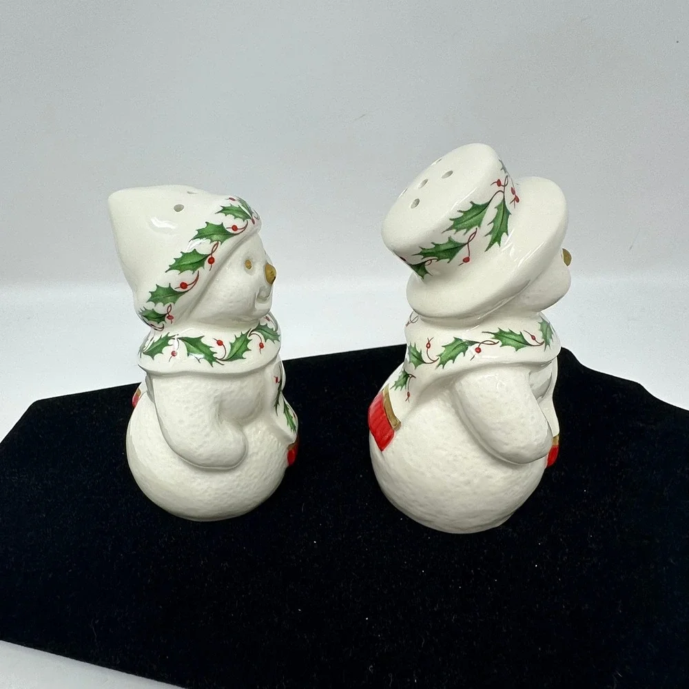 Lenox Salt & Pepper Shakers Unisex OS White Holiday Snowman Holly Gold 2349